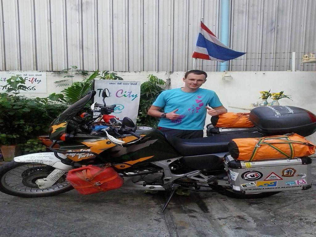 The City At Fifty Bangkok Kültér fotó